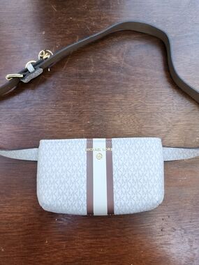 Michael Kors MK Signature Center Stripe Belt Bag Fanny Pack Vanilla White Brown